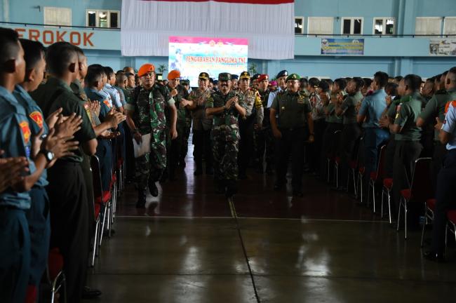 Panglima TNI : Prajurit TNI dan Polri Perekat Persatuan dan Kesatuan